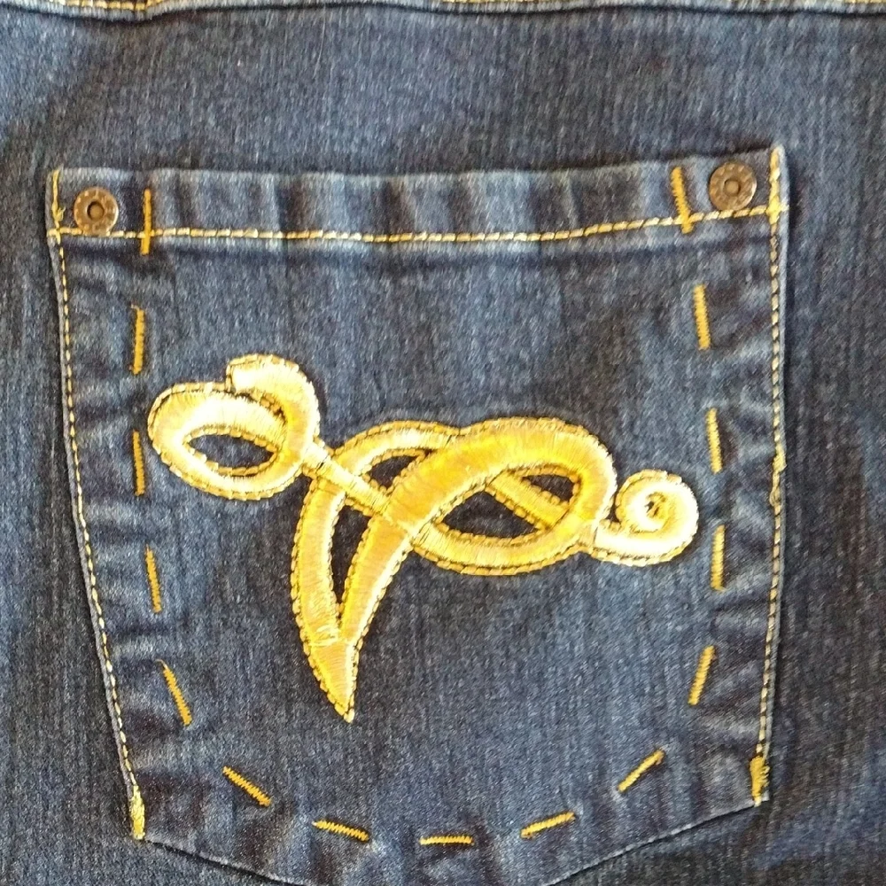 Crest Jeans Plus With Golden Back Embroidery Pockets. Size 23/24 Plus Stretch - Picture 6 of 13